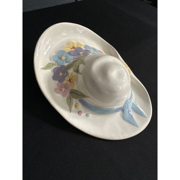 Vintage West Coast Pottery Ceramic Floral Bonnet Hat Wall Art Pocket Vase - Picture 3 of 11